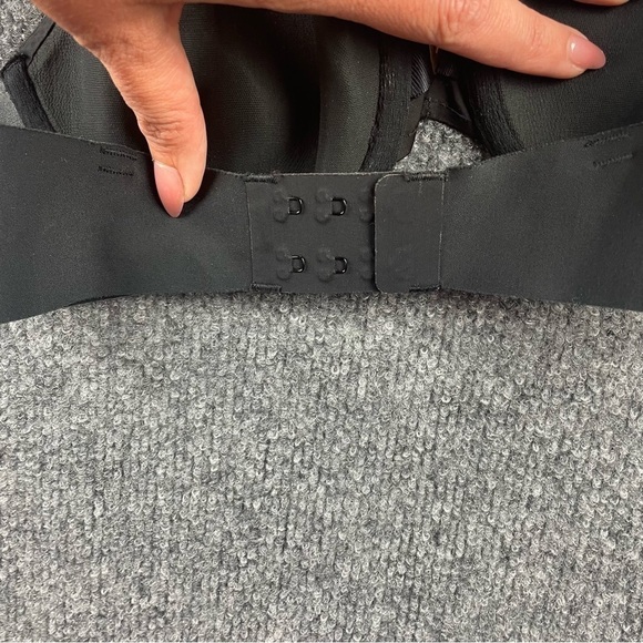 VICTORIA’S SECRET Women’s Multi-way/Multiposition Black Strapless Bra size: 32B - Picture 8 of 10